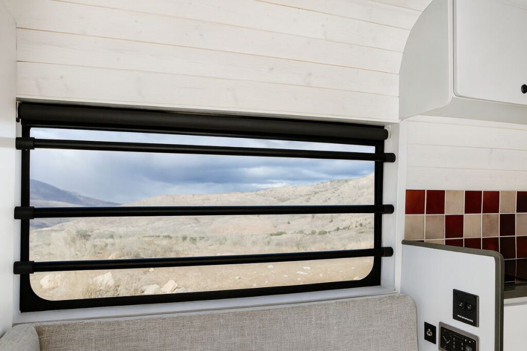 Barreaux en métal pour les fenêtres arrière d’un van aménagé